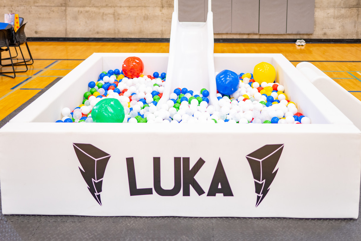 SUPER LUXE BALL PIT WITH SLIDE