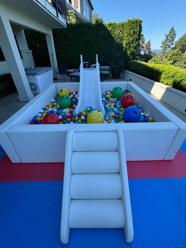 SUPER LUXE BALL PIT WITH SLIDE