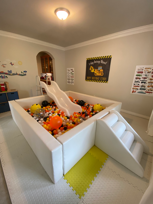 SUPER LUXE BALL PIT WITH SLIDE