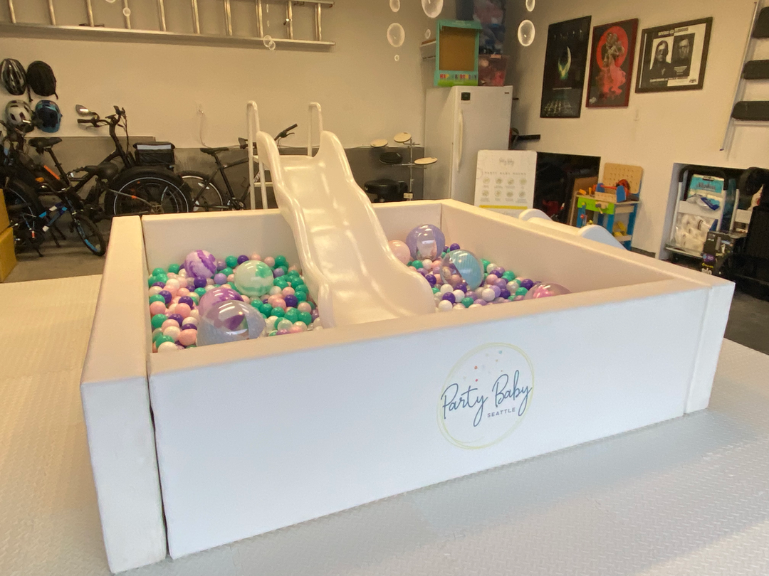 SUPER LUXE BALL PIT WITH SLIDE