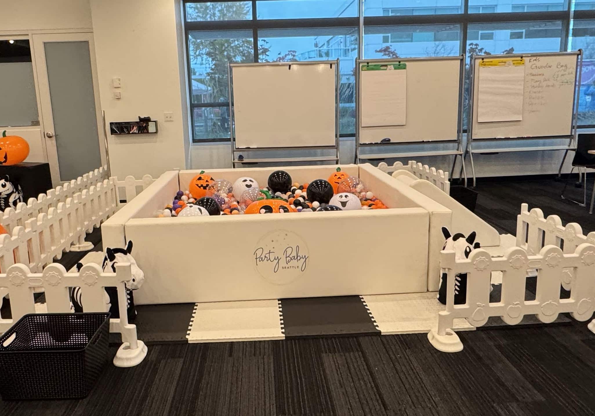 SUPER LUXE BALL PIT WITH SLIDE