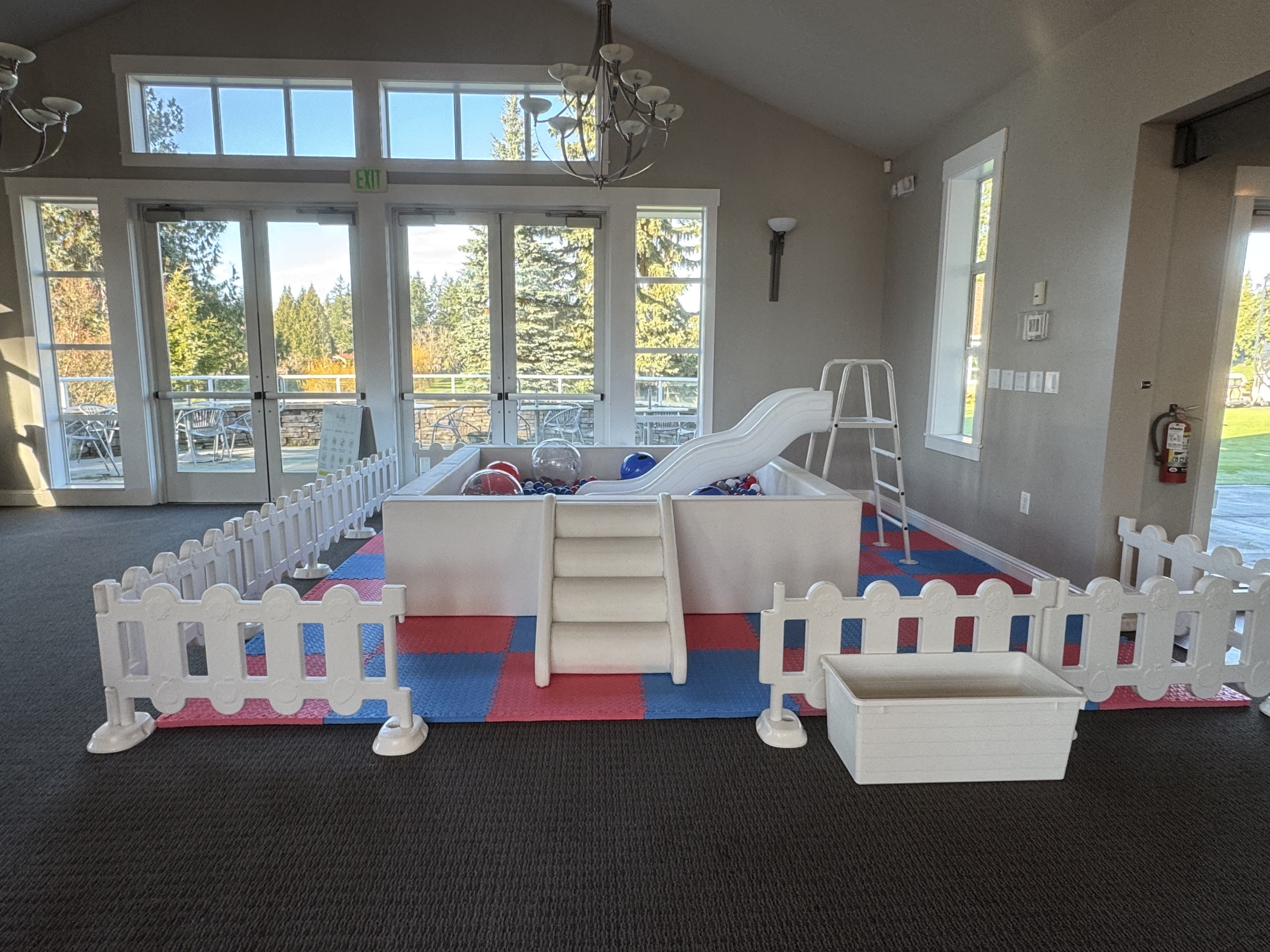 SUPER LUXE BALL PIT WITH SLIDE