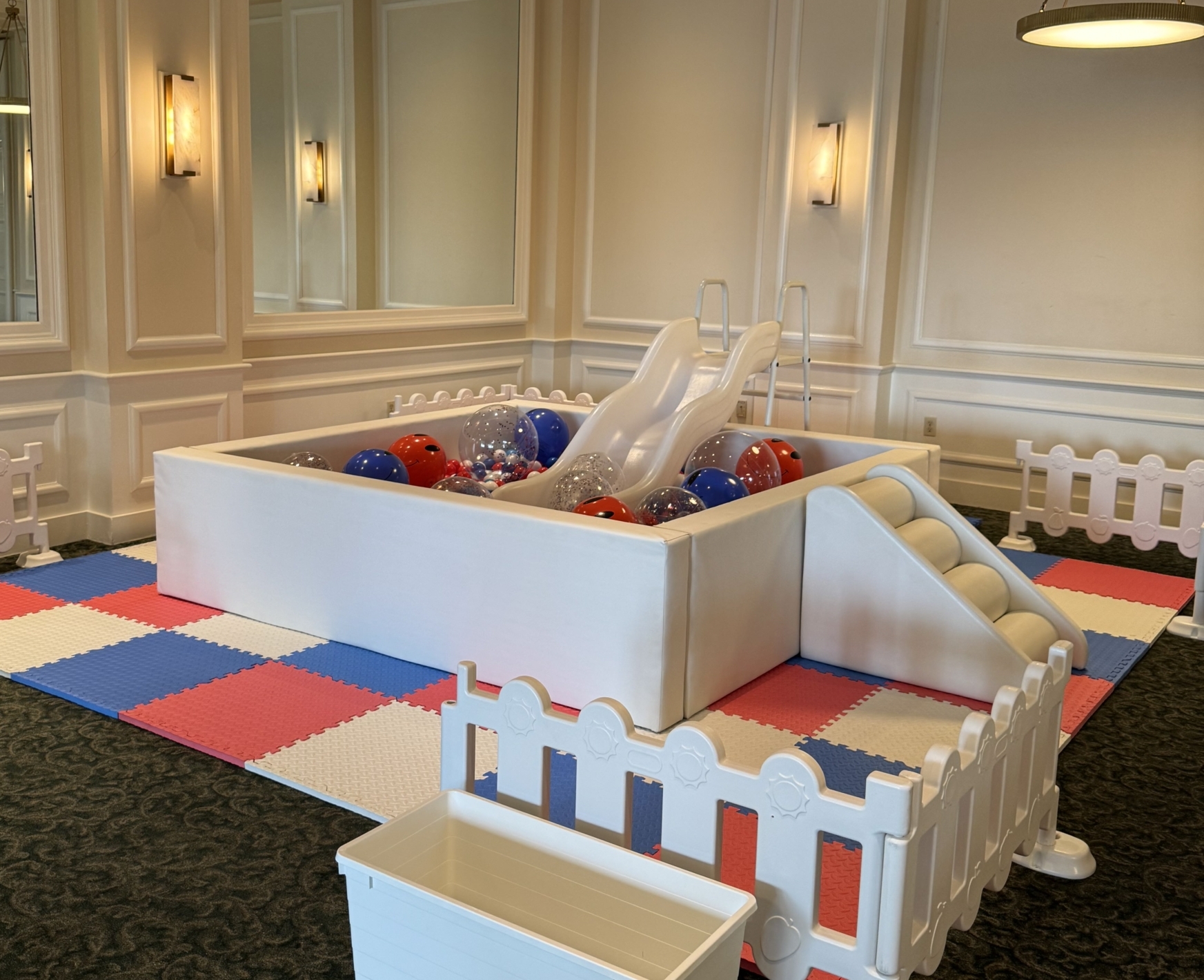SUPER LUXE BALL PIT WITH SLIDE