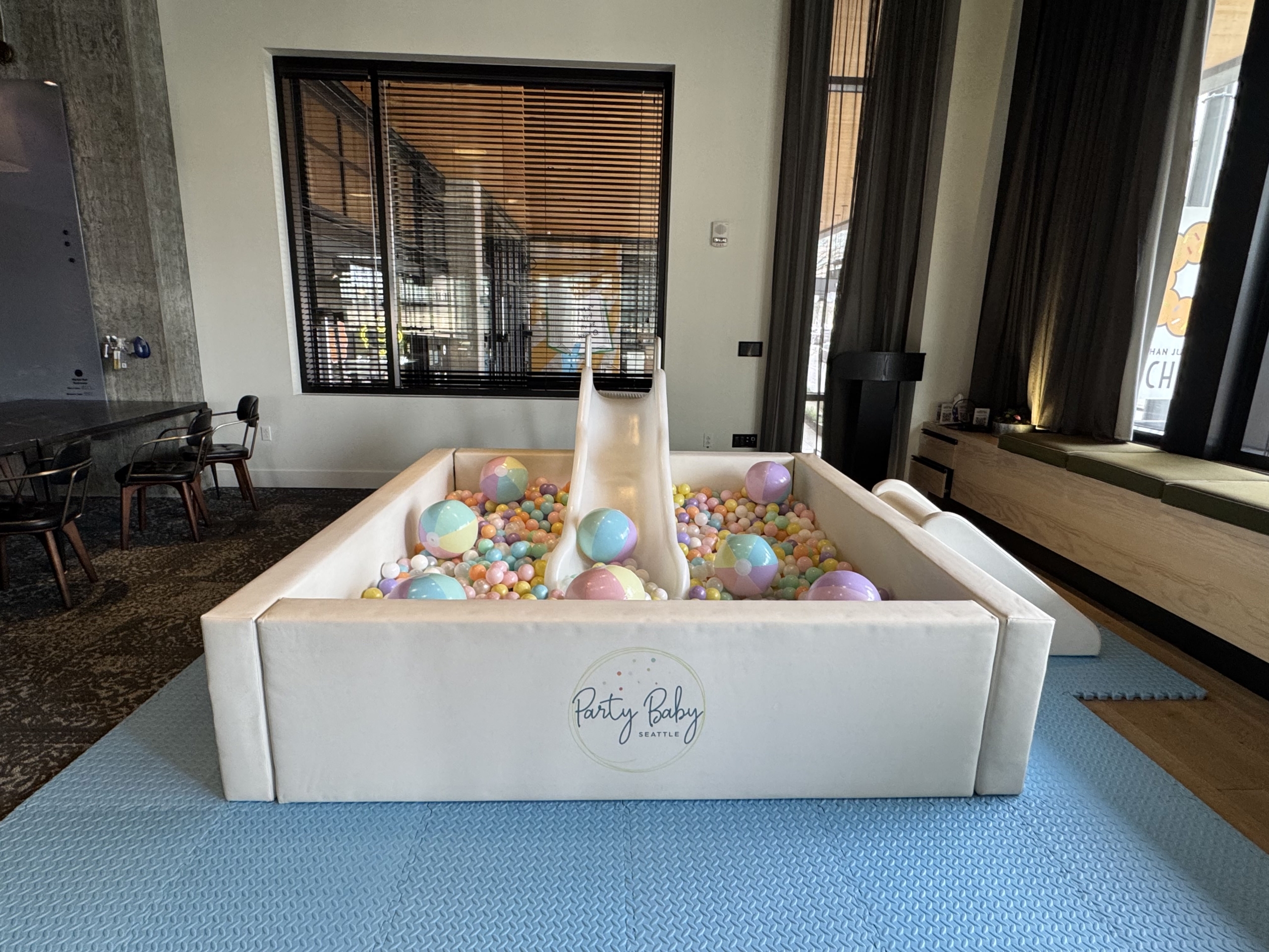 SUPER LUXE BALL PIT WITH SLIDE
