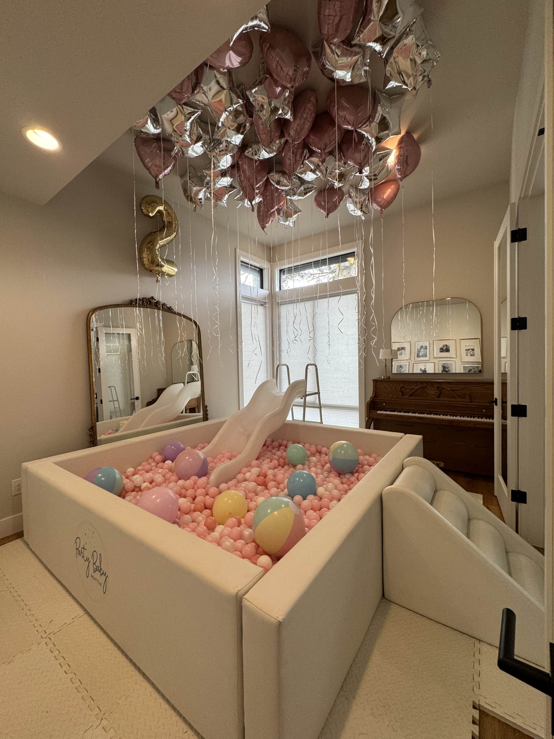 SUPER LUXE BALL PIT WITH SLIDE