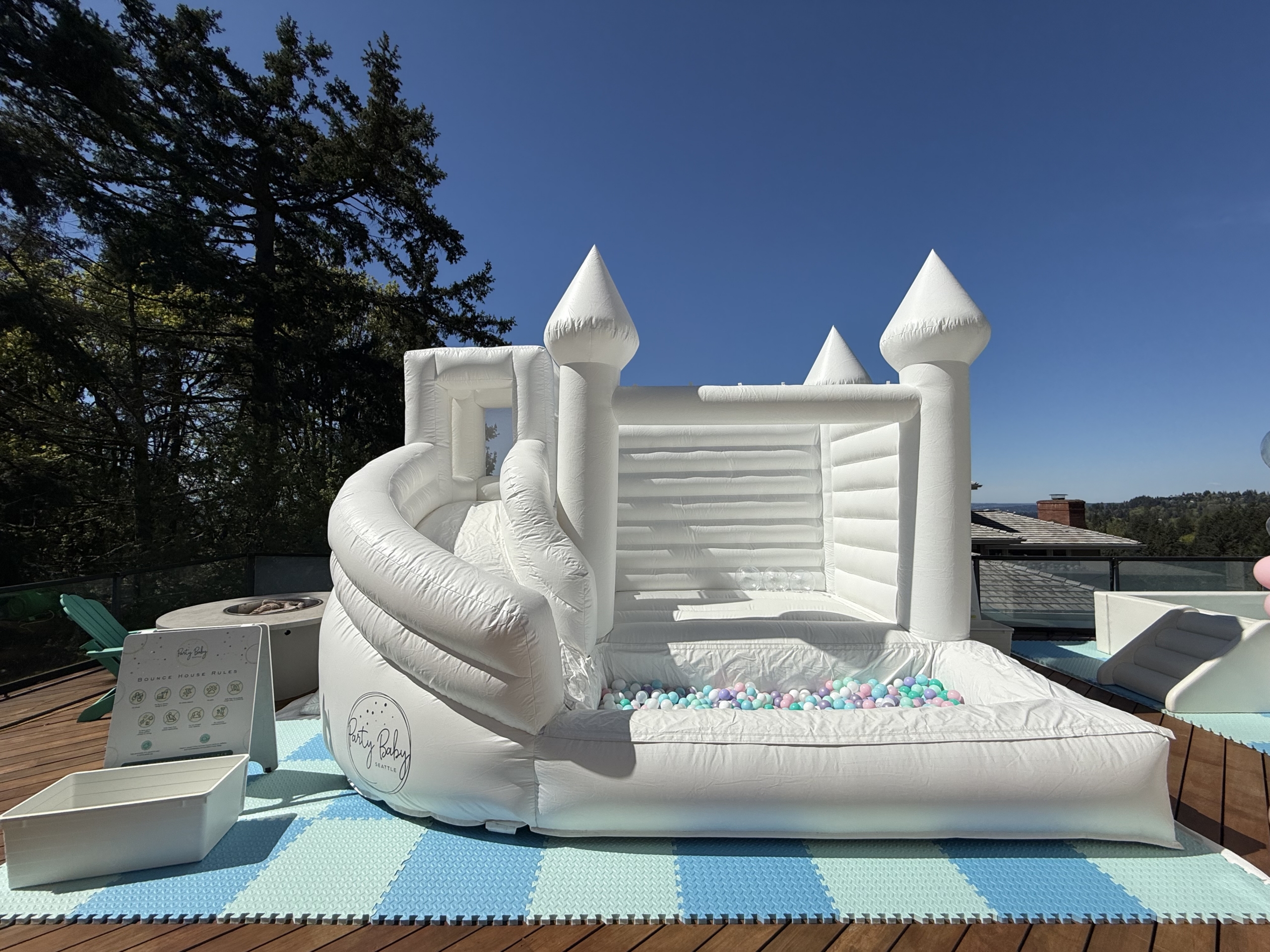 THE WHITE PALACE