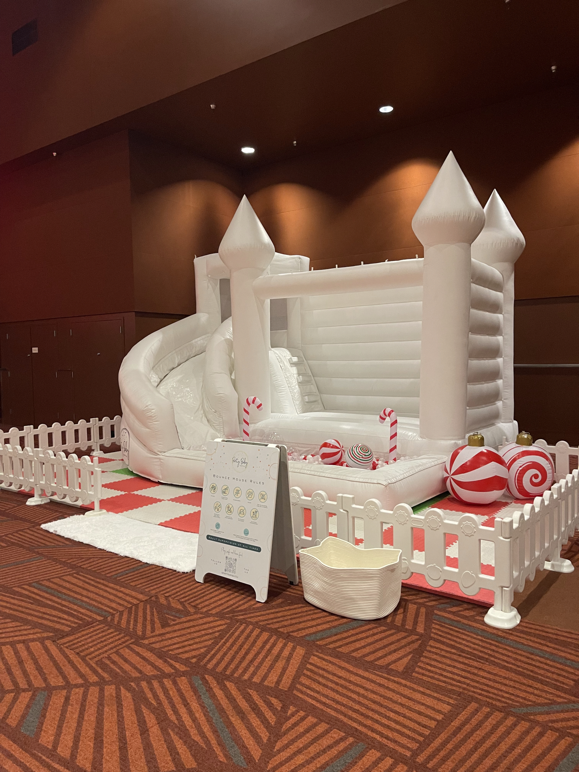 THE WHITE PALACE