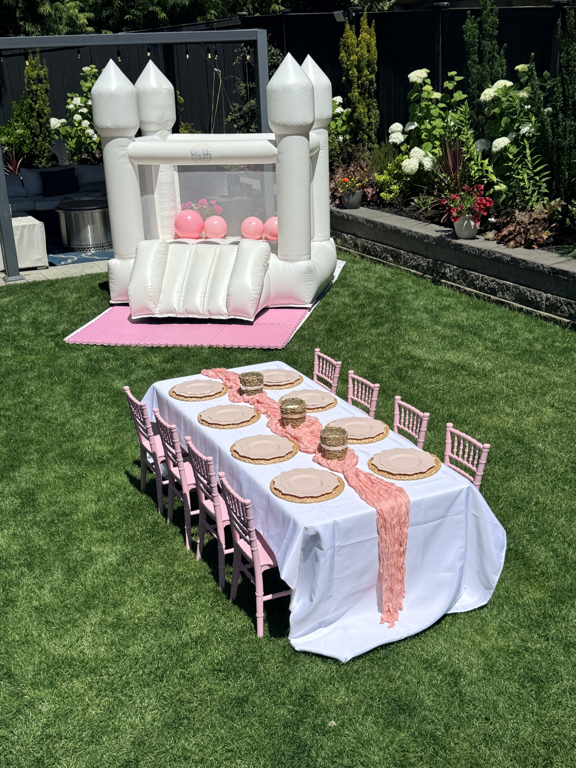 THE BLUSH & BOUNCE
