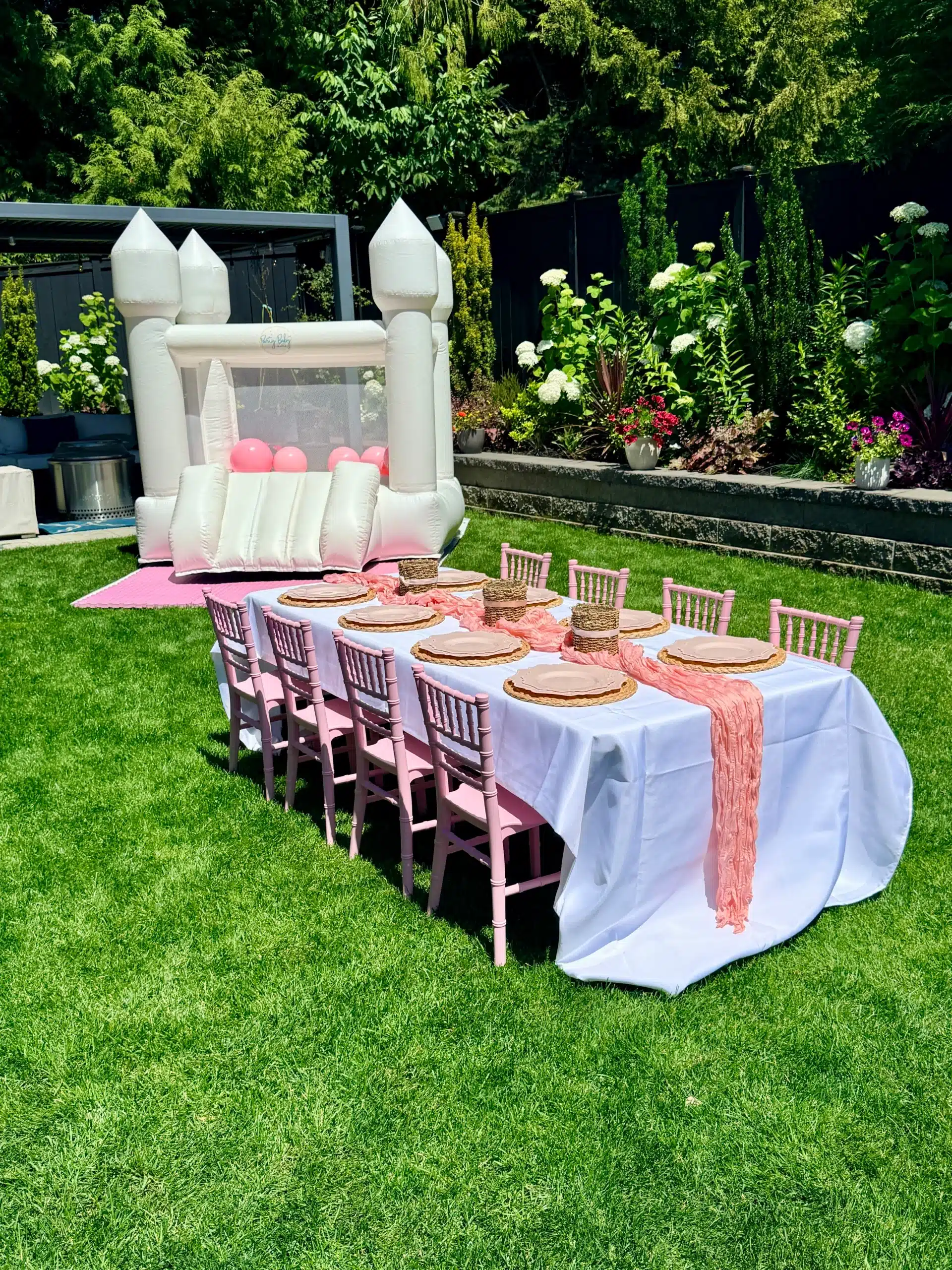 THE BLUSH & BOUNCE